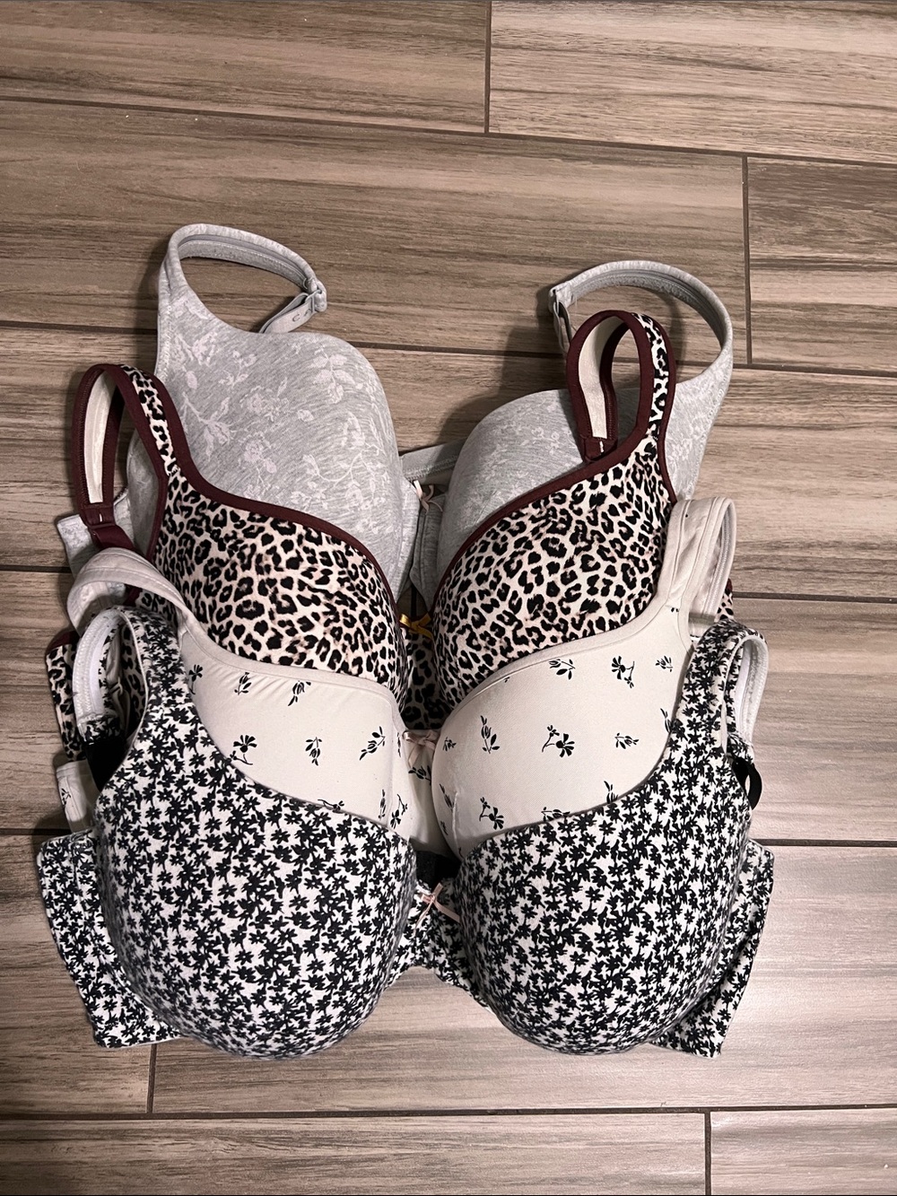Cacique Floral & Neutral Patterned T-Shirt Bra - White/Gray/Cream bundle 40DD